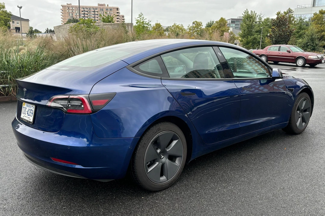 2022 Tesla Model 3 - Image 4 of 31