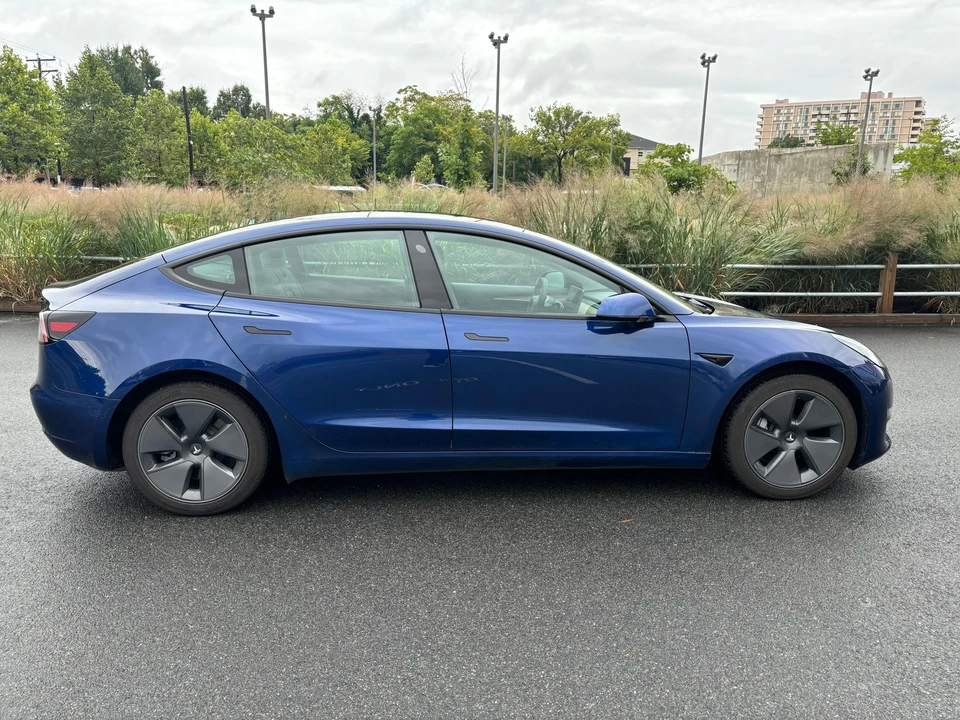 2022 Tesla Model 3 - Image 11 of 31