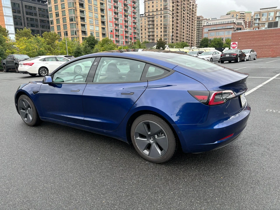 2022 Tesla Model 3 - Image 8 of 31