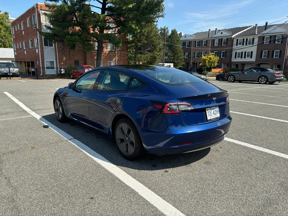 2022 Tesla Model 3 - Image 9 of 31