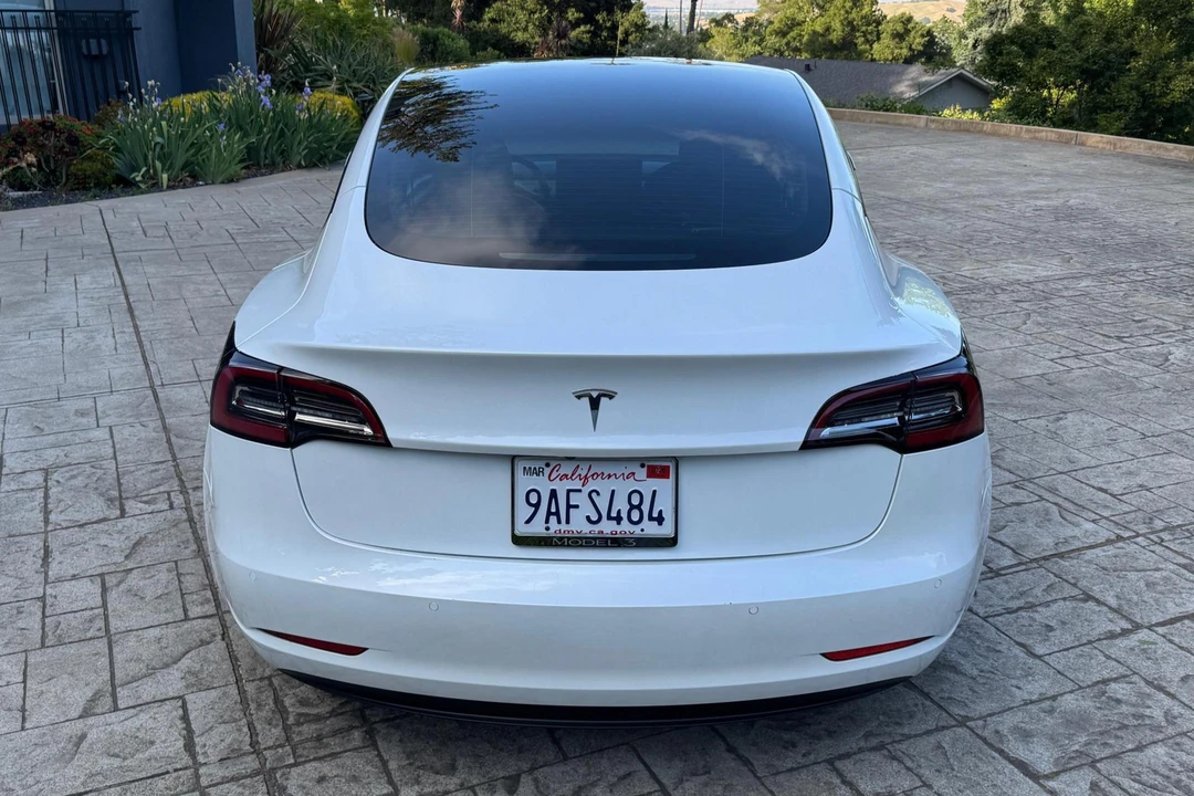 2022 Tesla Model 3 - Image 5 of 31