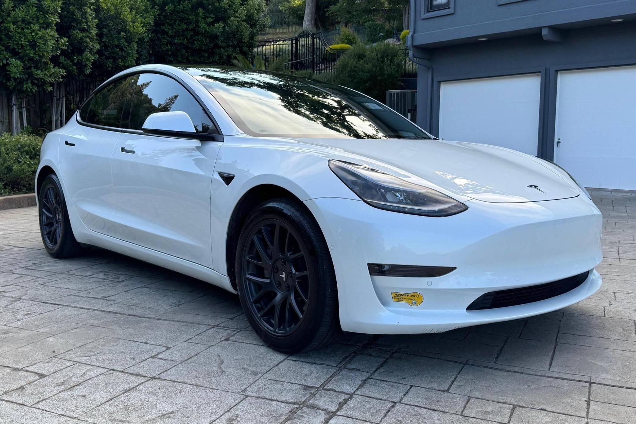 2022 Tesla Model 3 RWD