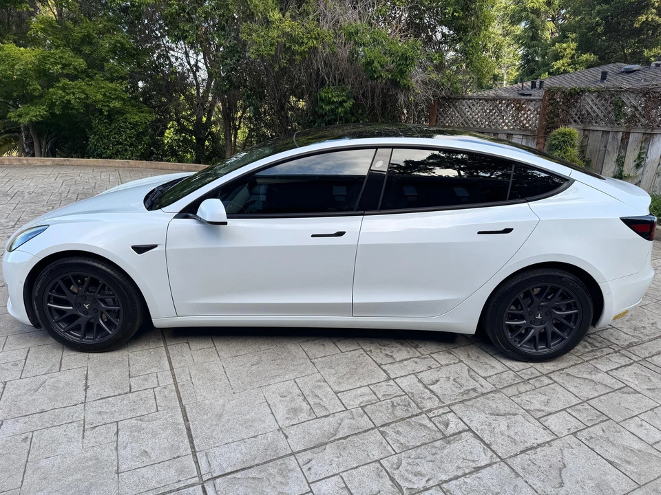 2022 Tesla Model 3 - Image 9 of 31