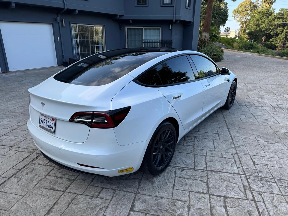 2022 Tesla Model 3 - Image 12 of 31