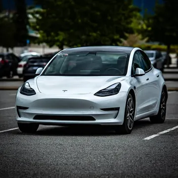 2022 Tesla Model 3 Standard Range RWD