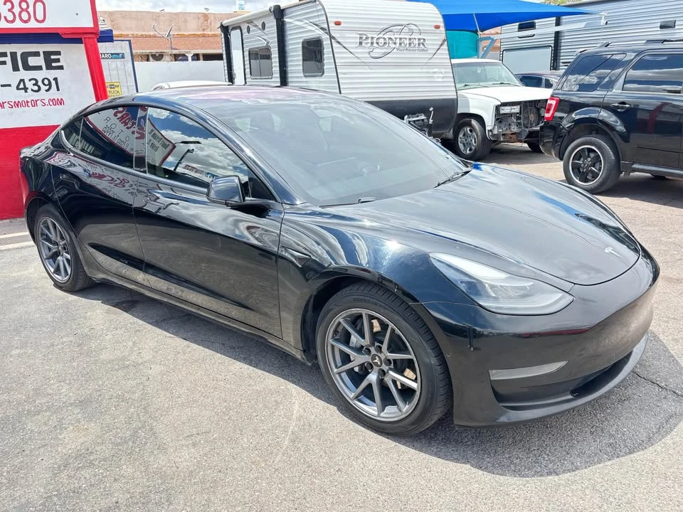 2022 Tesla Model 3 - Image 2 of 8