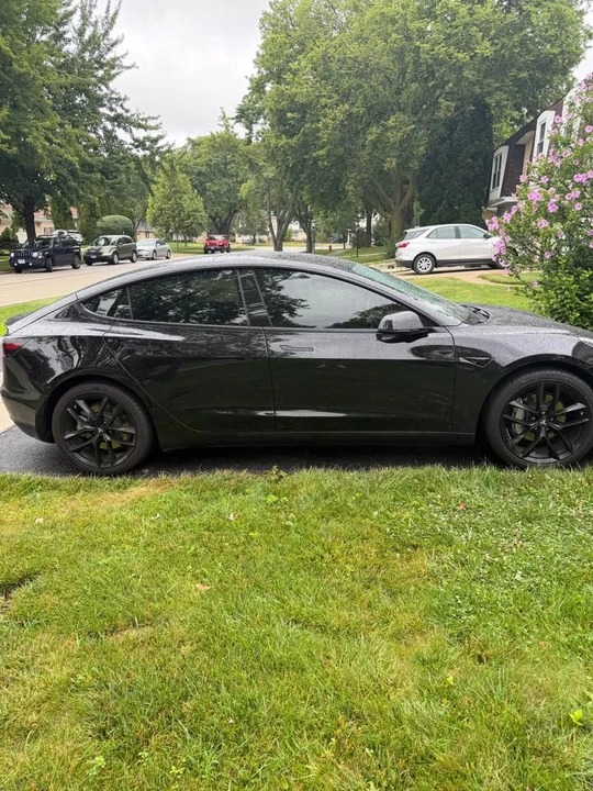 2022 Tesla Model 3 - Image 5 of 10