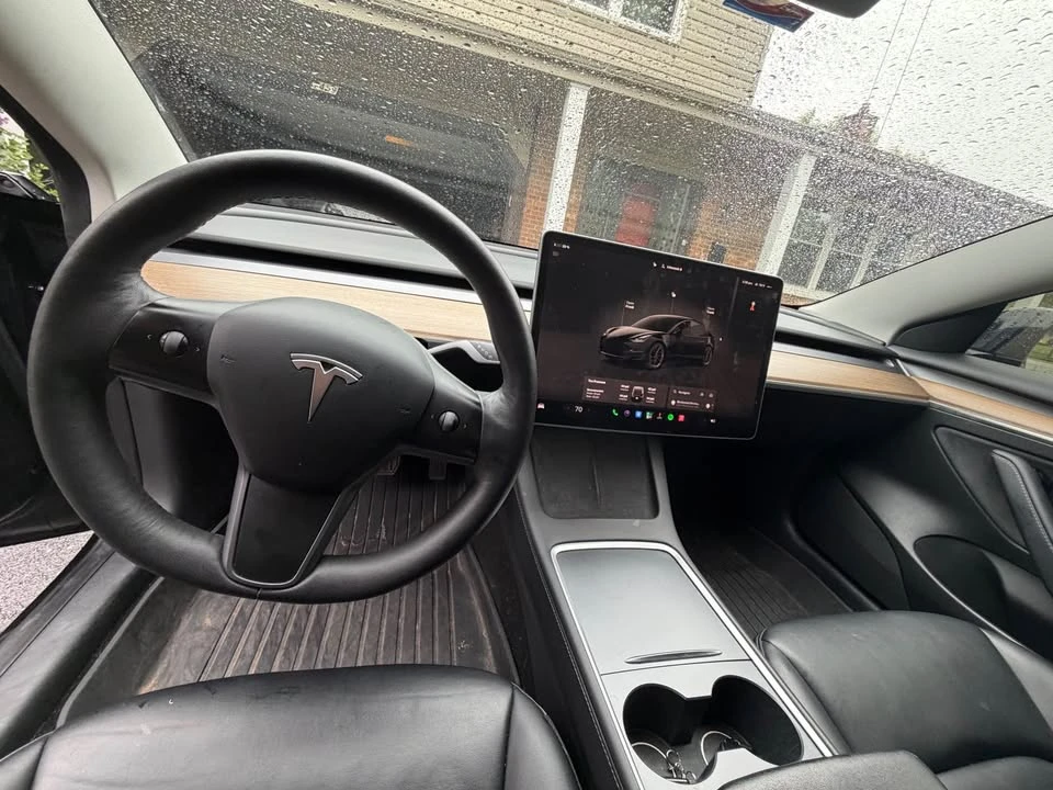 2022 Tesla Model 3 - Image 8 of 10