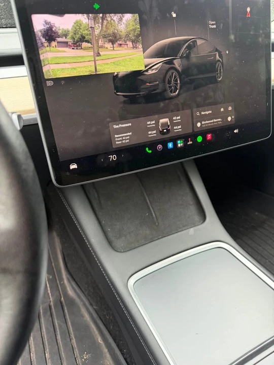 2022 Tesla Model 3 - Image 9 of 10