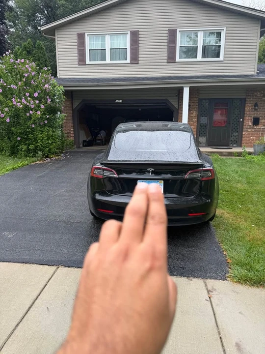 2022 Tesla Model 3 - Image 2 of 10