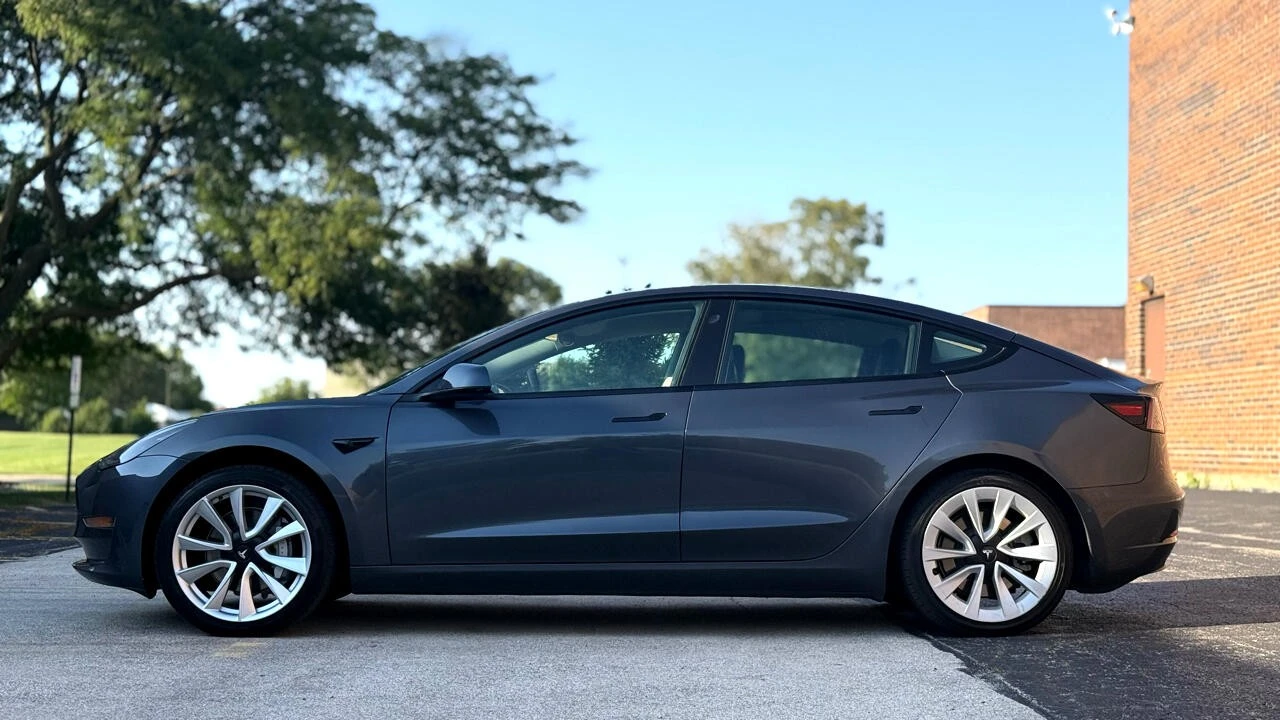 2022 Tesla Model 3 - Image 4 of 21