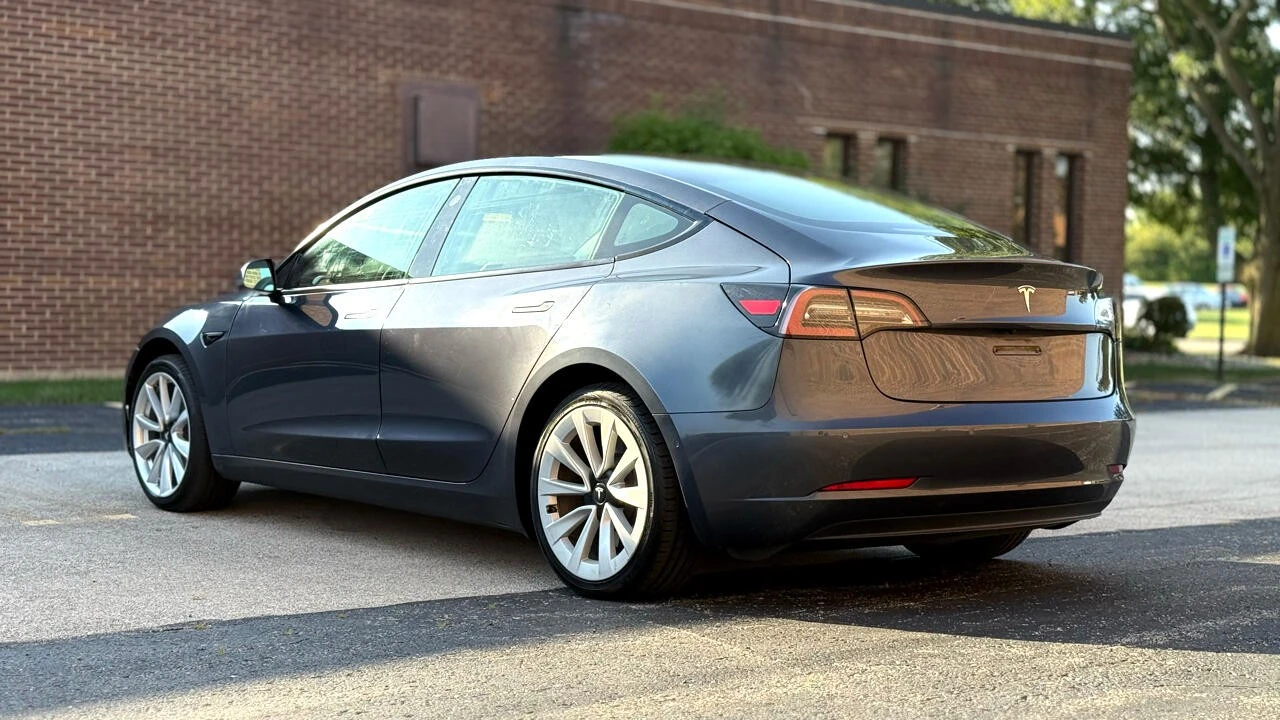 2022 Tesla Model 3 - Image 5 of 21