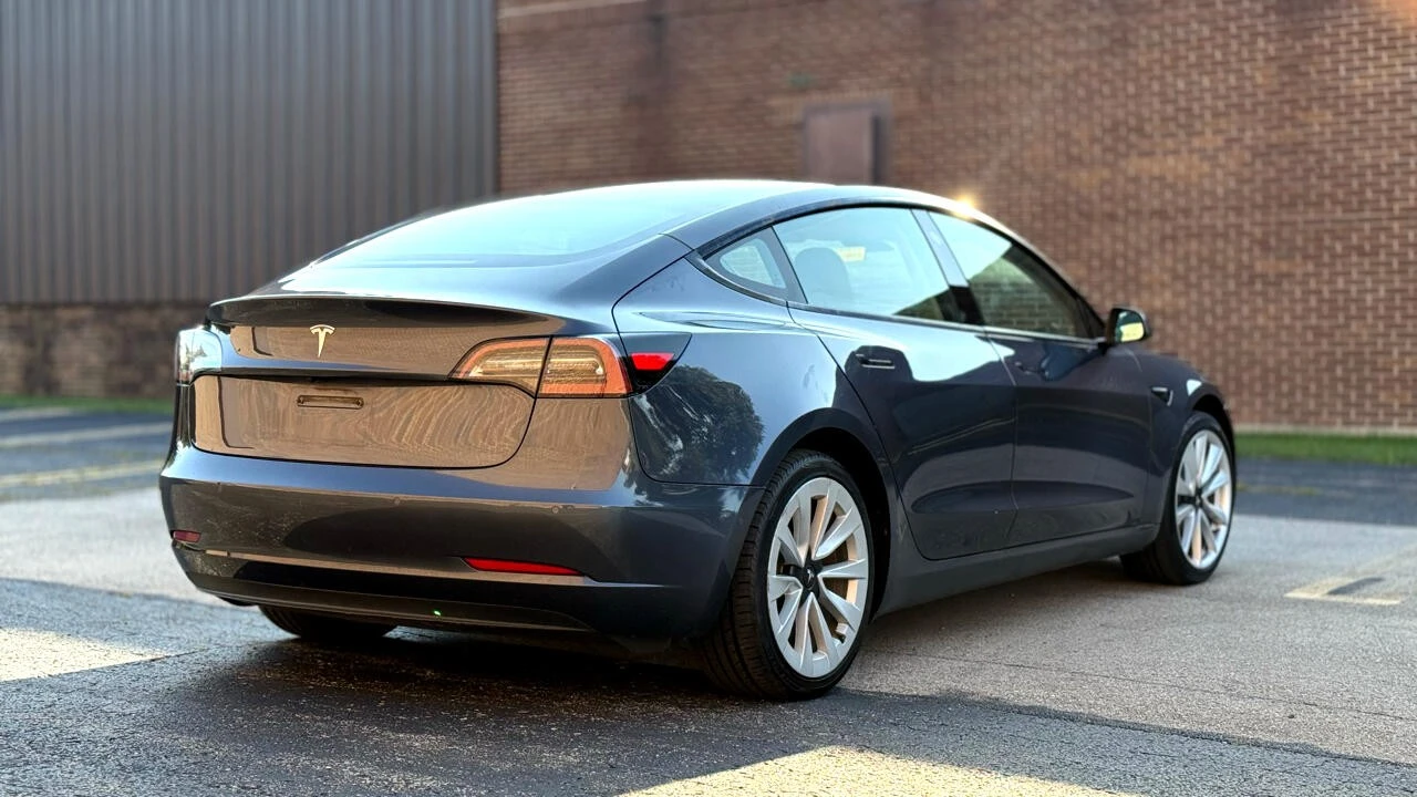2022 Tesla Model 3 - Image 7 of 21