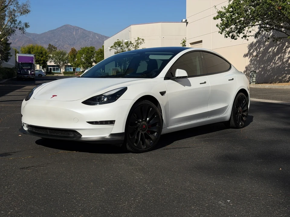 2022 Tesla Model 3 - Image 2 of 21