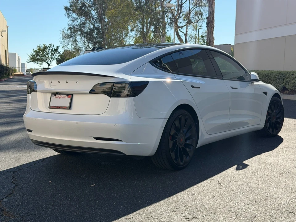 2022 Tesla Model 3 - Image 4 of 21