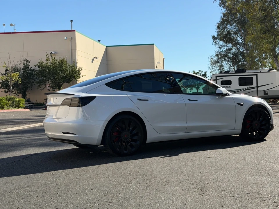 2022 Tesla Model 3 - Image 9 of 21
