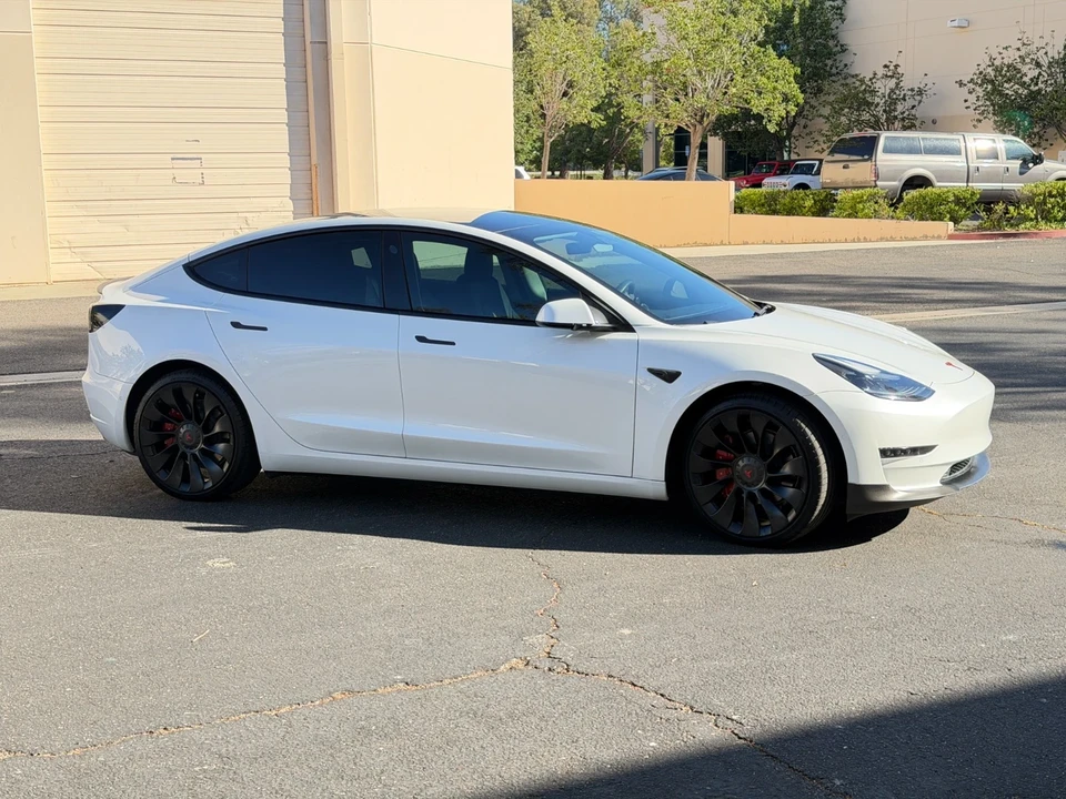 2022 Tesla Model 3 - Image 8 of 21