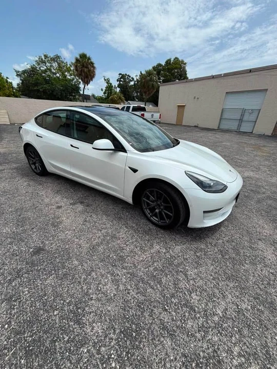 2022 Tesla Model 3 - Image 10 of 15