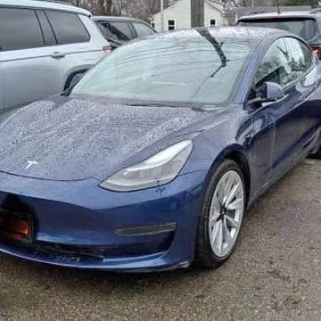 2022 Tesla Model 3 Standard Range Plus