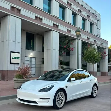 2022 Tesla Model 3 Standard Range Plus