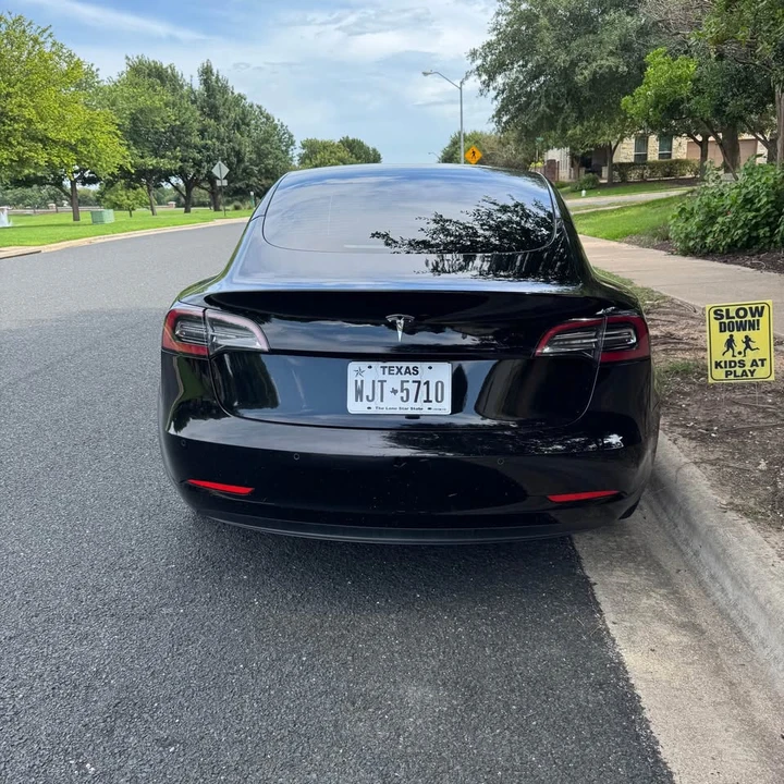2022 Tesla Model 3 - Image 6 of 10
