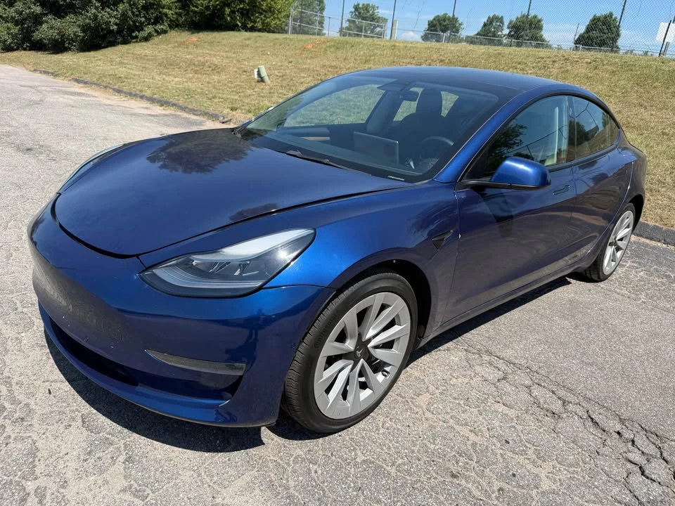 2022 Tesla Model 3 - Image 2 of 16