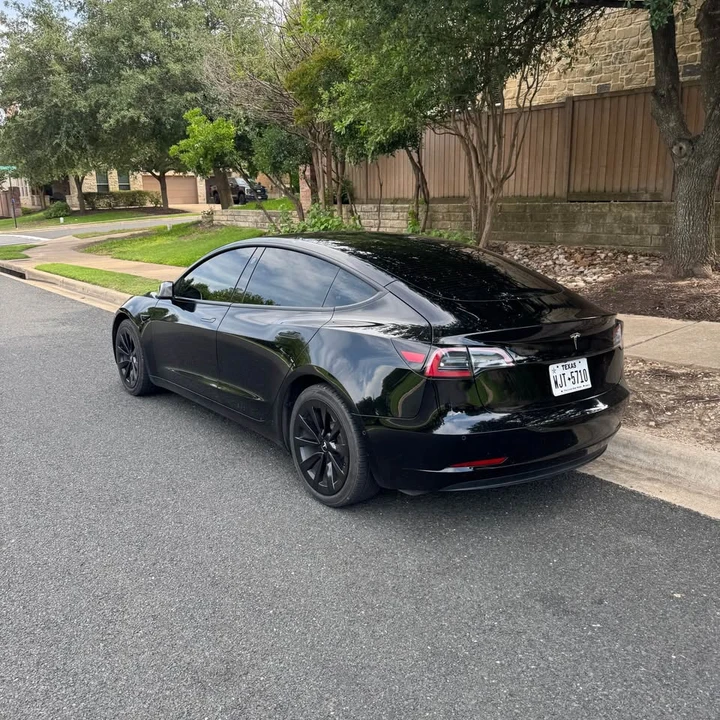 2022 Tesla Model 3 - Image 5 of 10