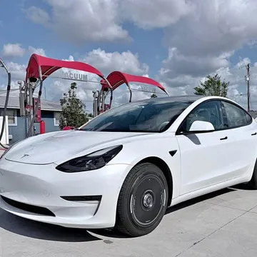 2022 Tesla Model 3 Standard Range