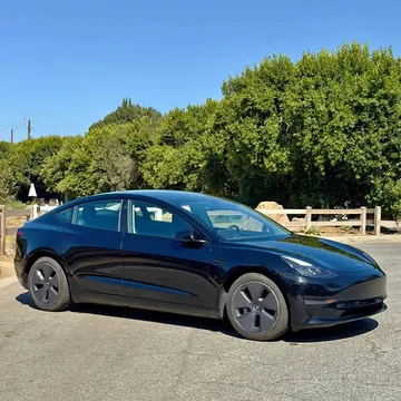 2022 Tesla Model 3 Standard Range