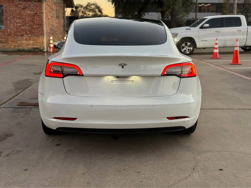 2022 Tesla Model 3 - Image 5 of 16