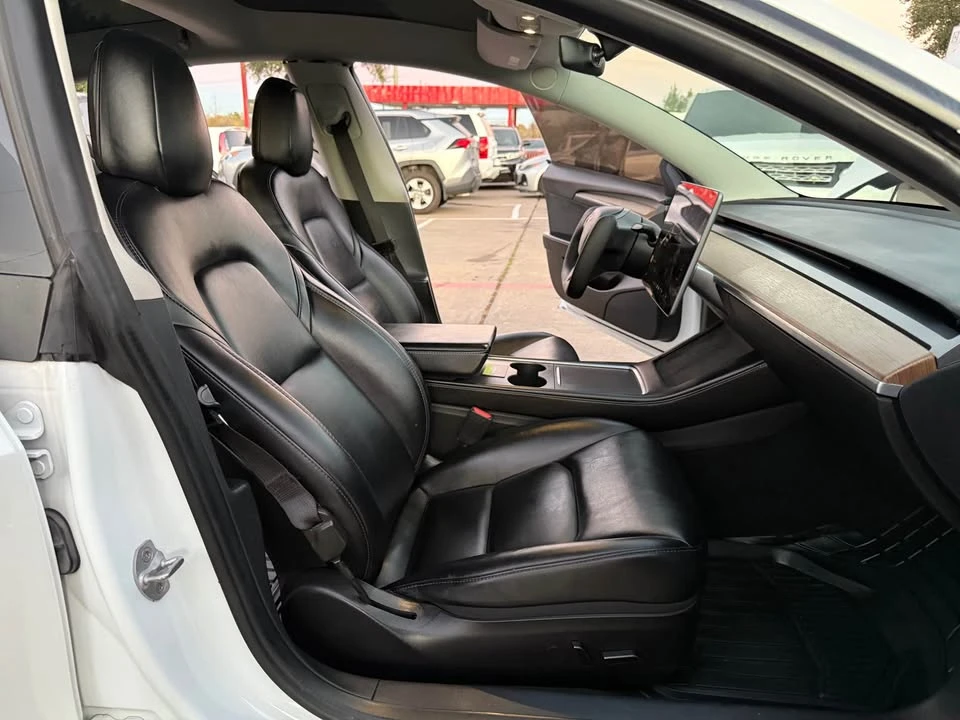 2022 Tesla Model 3 - Image 9 of 16