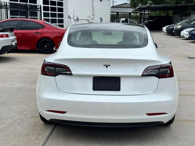 2022 Tesla Model 3 - Image 5 of 8