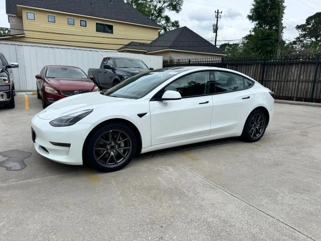 2022 Tesla Model 3 - Image 4 of 8