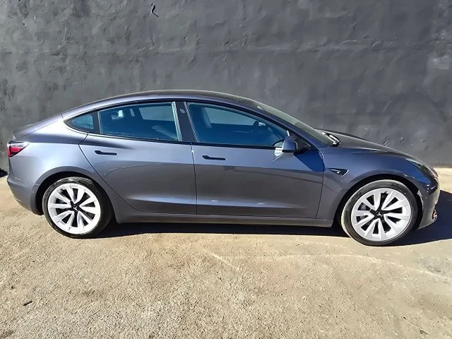 2022 Tesla Model 3 - Image 4 of 21