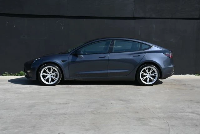 2022 Tesla Model 3 - Image 8 of 21