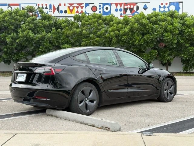 2022 Tesla Model 3 - Image 9 of 21