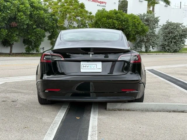 2022 Tesla Model 3 - Image 8 of 21