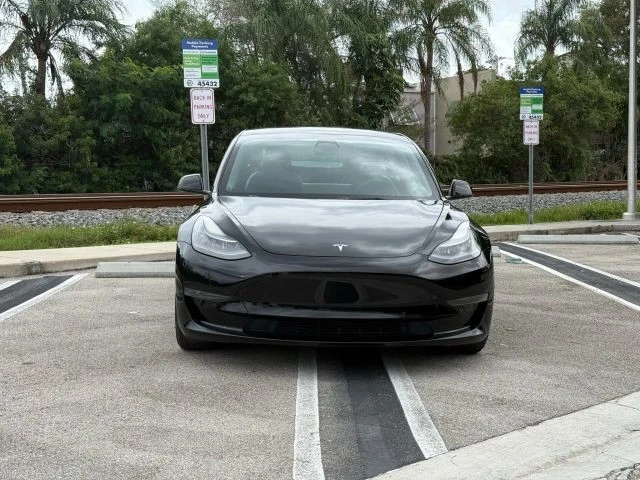 2022 Tesla Model 3 - Image 3 of 21