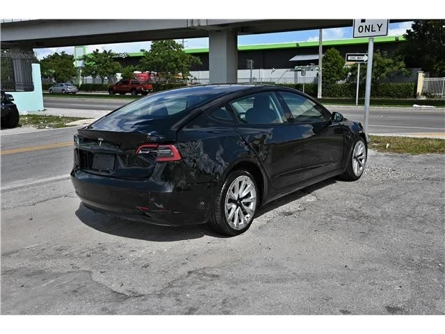 2022 Tesla Model 3 - Image 4 of 17