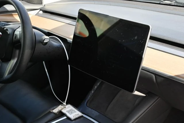 2022 Tesla Model 3 - Image 11 of 17