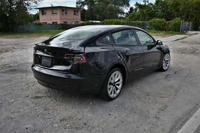 2022 Tesla Model 3 - Image 3 of 17