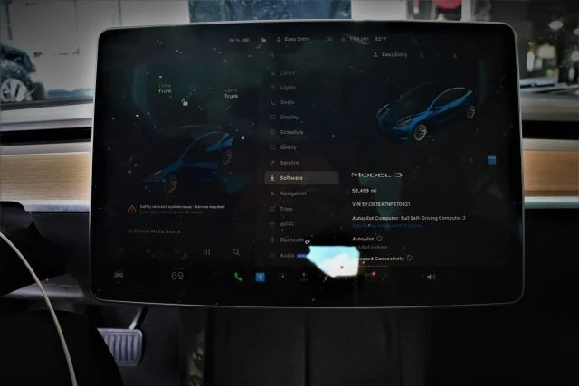2022 Tesla Model 3 - Image 10 of 17
