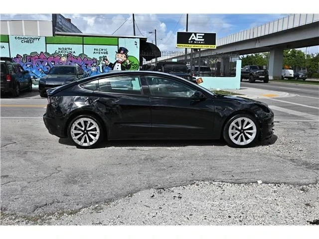 2022 Tesla Model 3 - Image 5 of 17