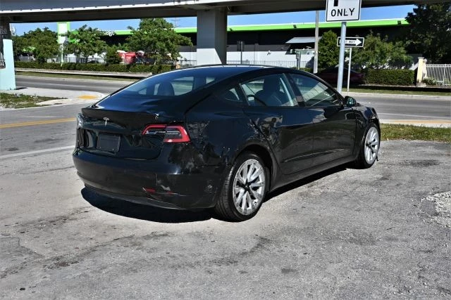 2022 Tesla Model 3 - Image 4 of 17