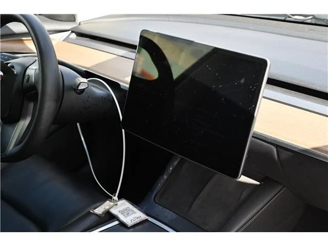 2022 Tesla Model 3 - Image 11 of 17