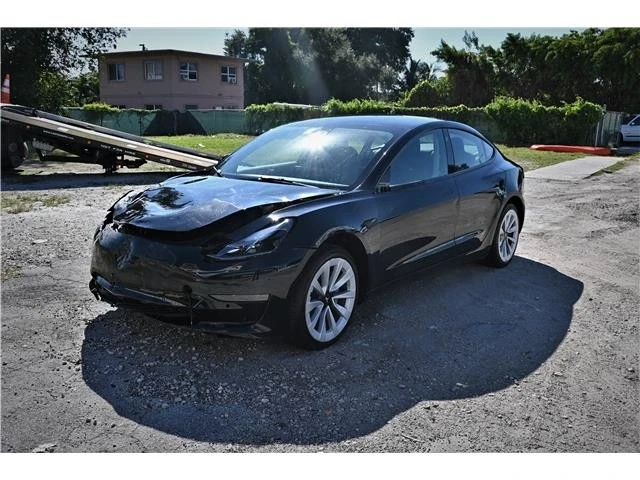 2022 Tesla Model 3 - Image 2 of 17