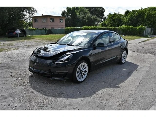 2022 Tesla Model 3 - Image 2 of 17