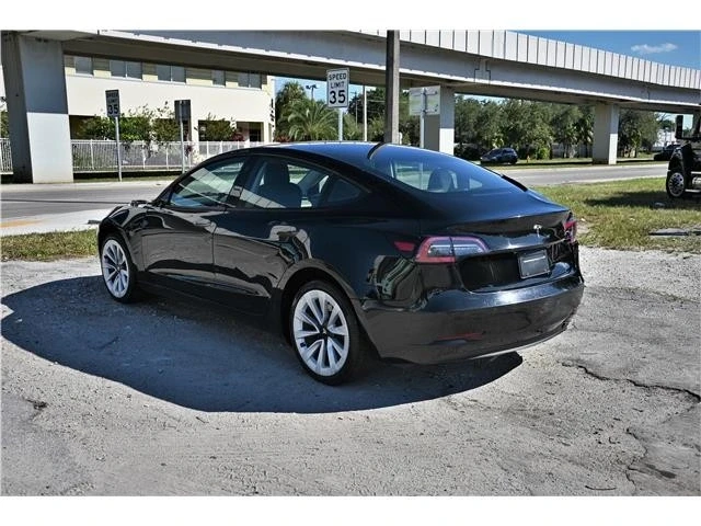 2022 Tesla Model 3 - Image 3 of 17