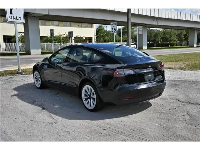 2022 Tesla Model 3 - Image 3 of 17