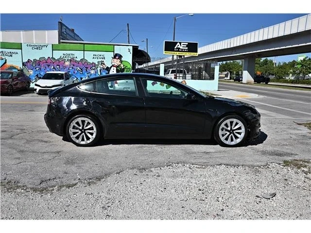 2022 Tesla Model 3 - Image 5 of 17